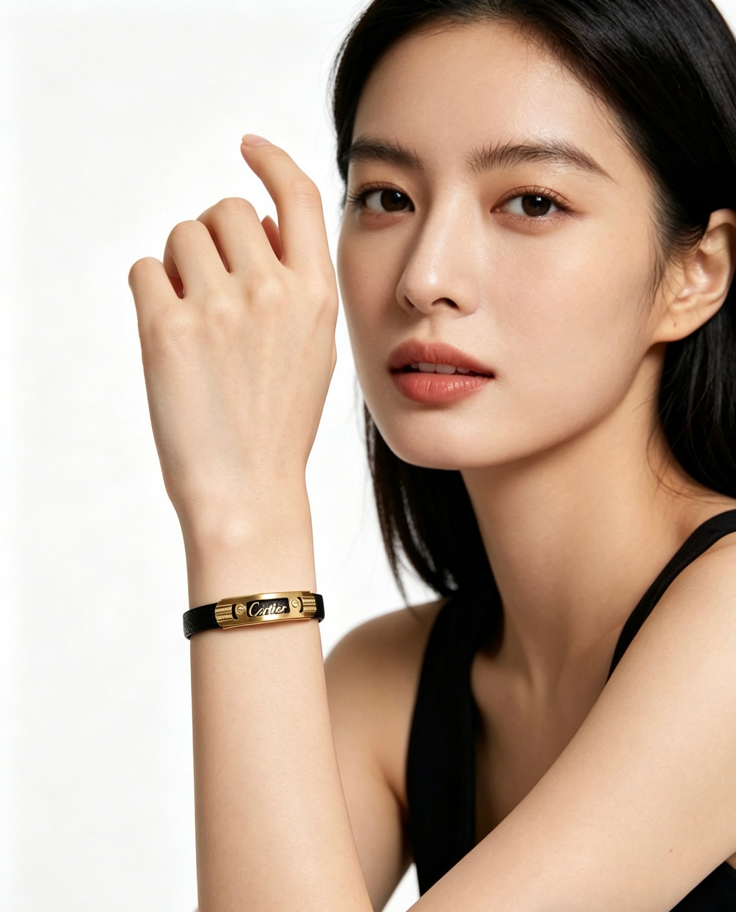 Sculptural Statement Bracelet in Gold-Tone – Design 151 close-up detail