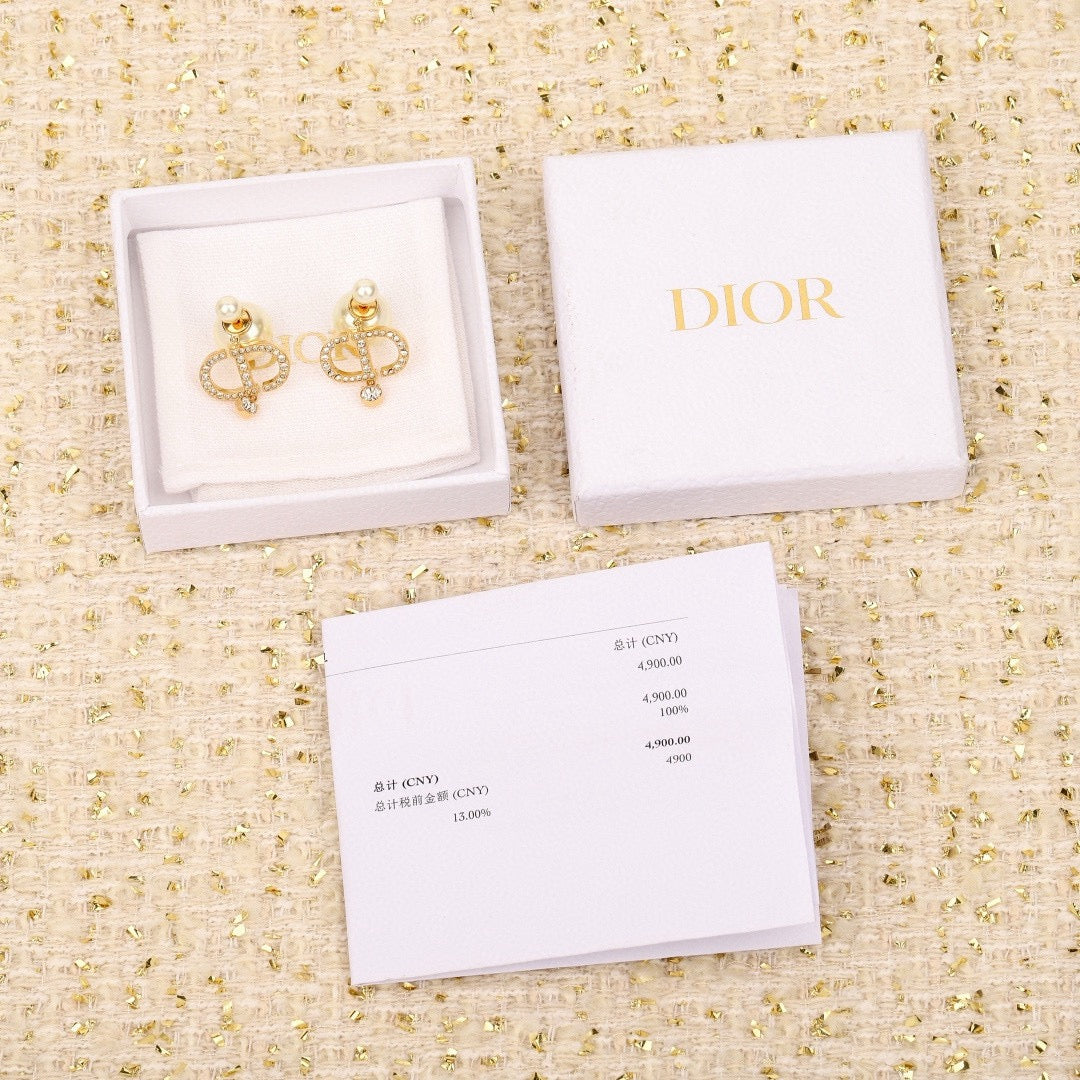 Pearl-Style Motif Stud Earrings in Polished Metal-Tone with Pearl-Style Detail – Design 023 front view