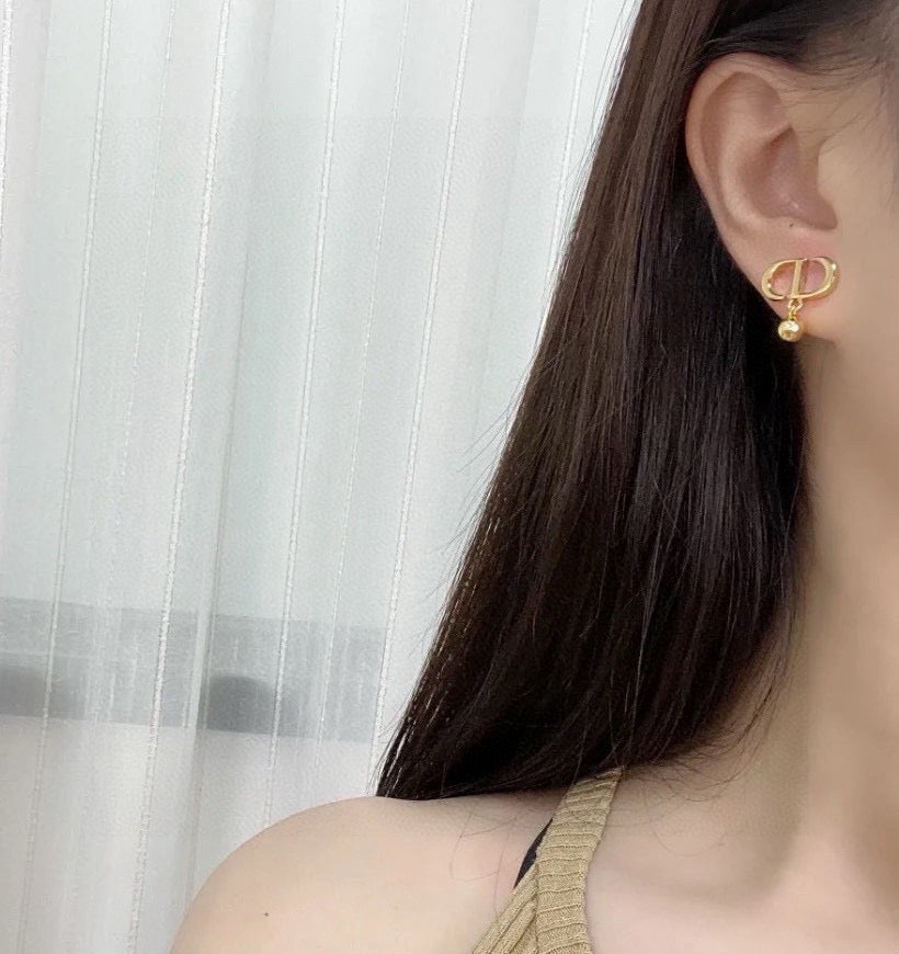 Graphic Letter Motif Statement Earrings in Polished Metal-Tone – Design 043 detail view