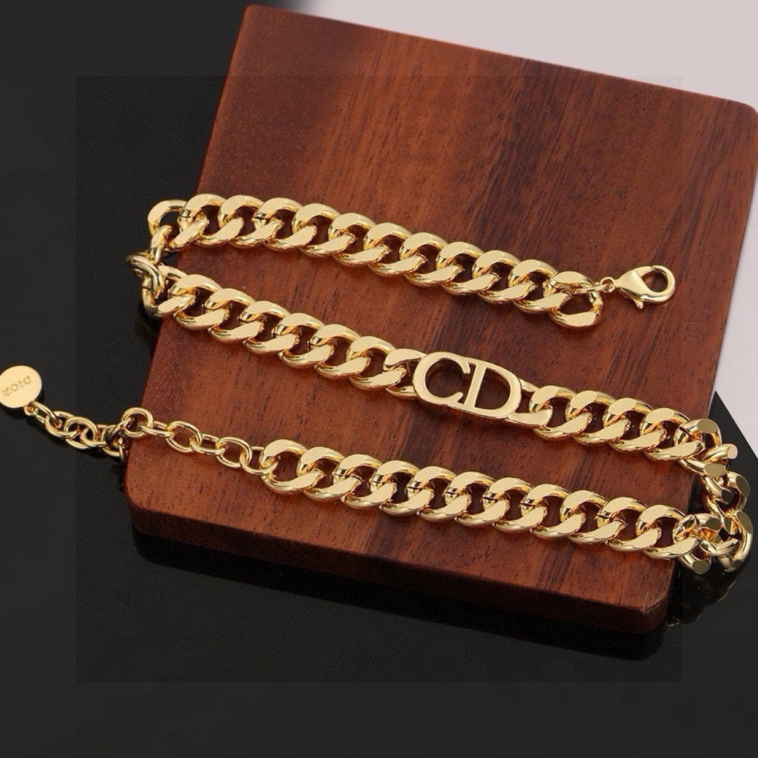 Graphic Letter Motif Pendant Necklace in Gold-Tone with Vintage-Style Finish – Design 002 side detail