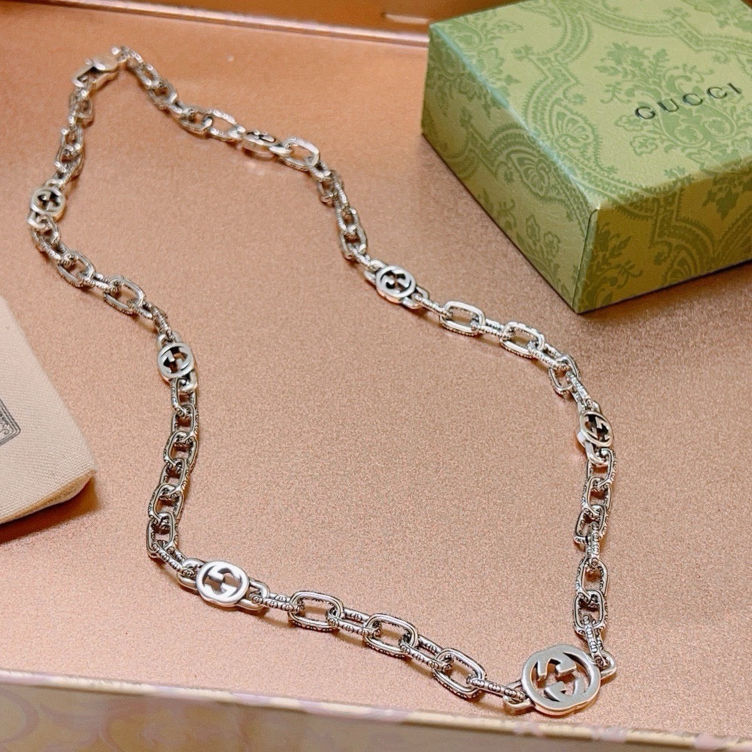 Chain Pendant Necklace in Polished Metal-Tone – Design 007 side detail