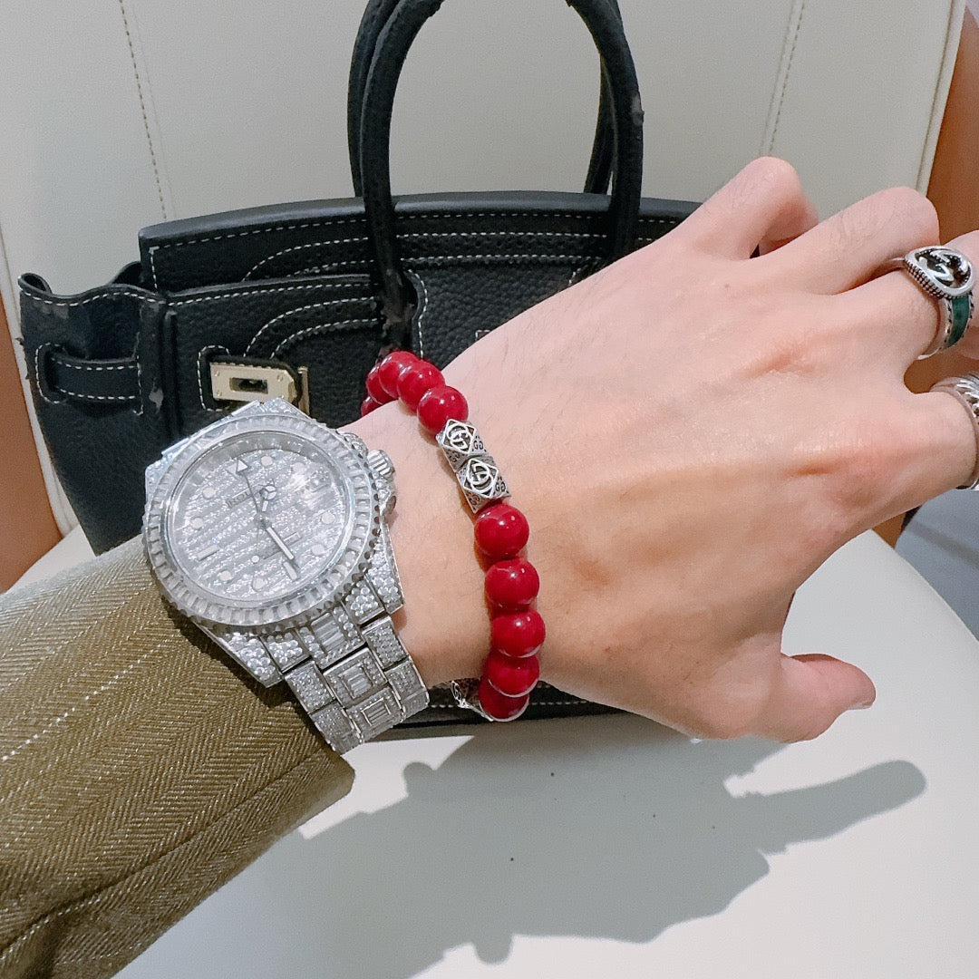 Double-G Emblem Bracelet in Polished Metal-Tone – Design 025 detail view