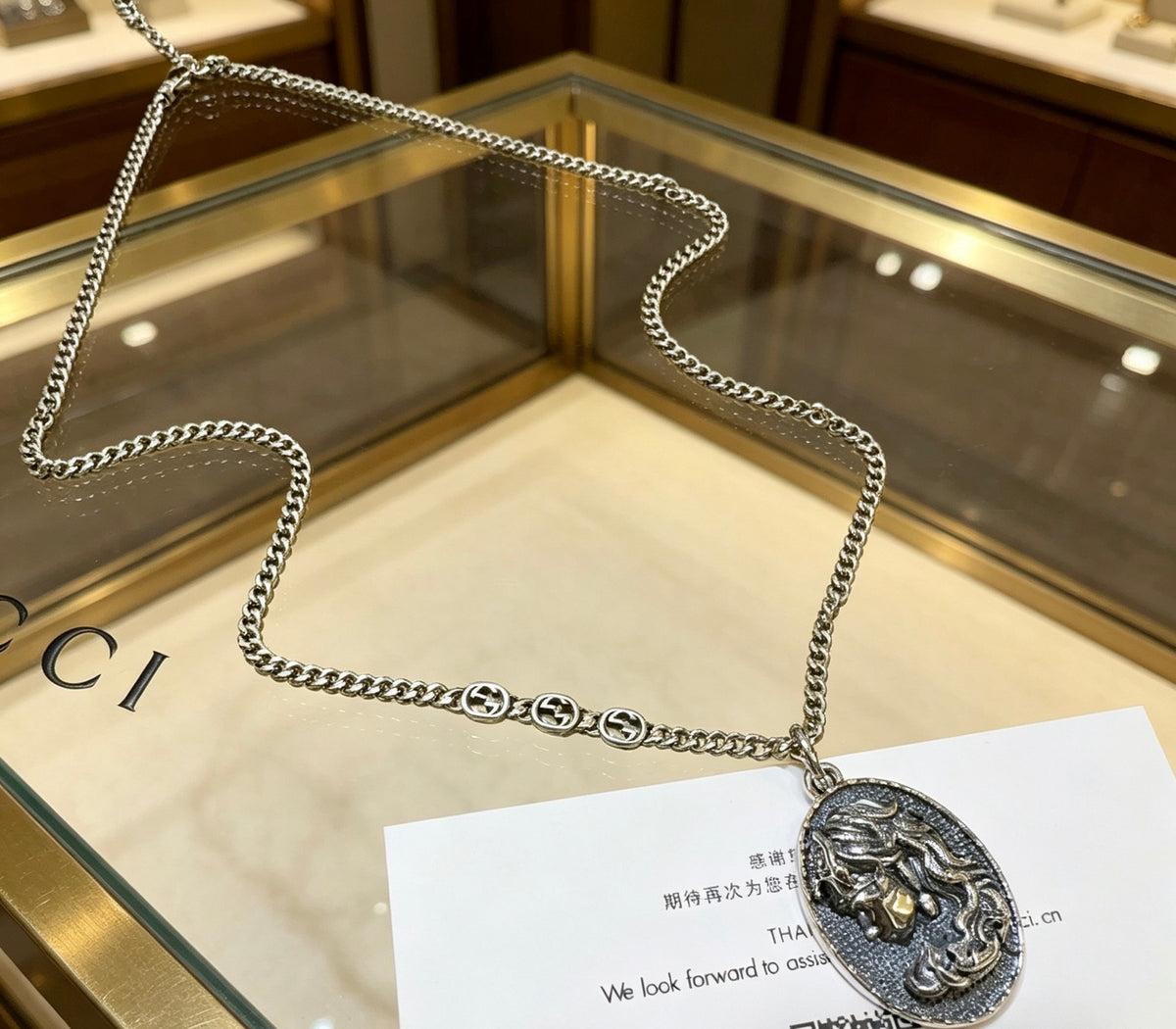 Double-G Emblem Pendant Necklace in Silver-Tone – Vintage Detail – Design 054 close-up detail