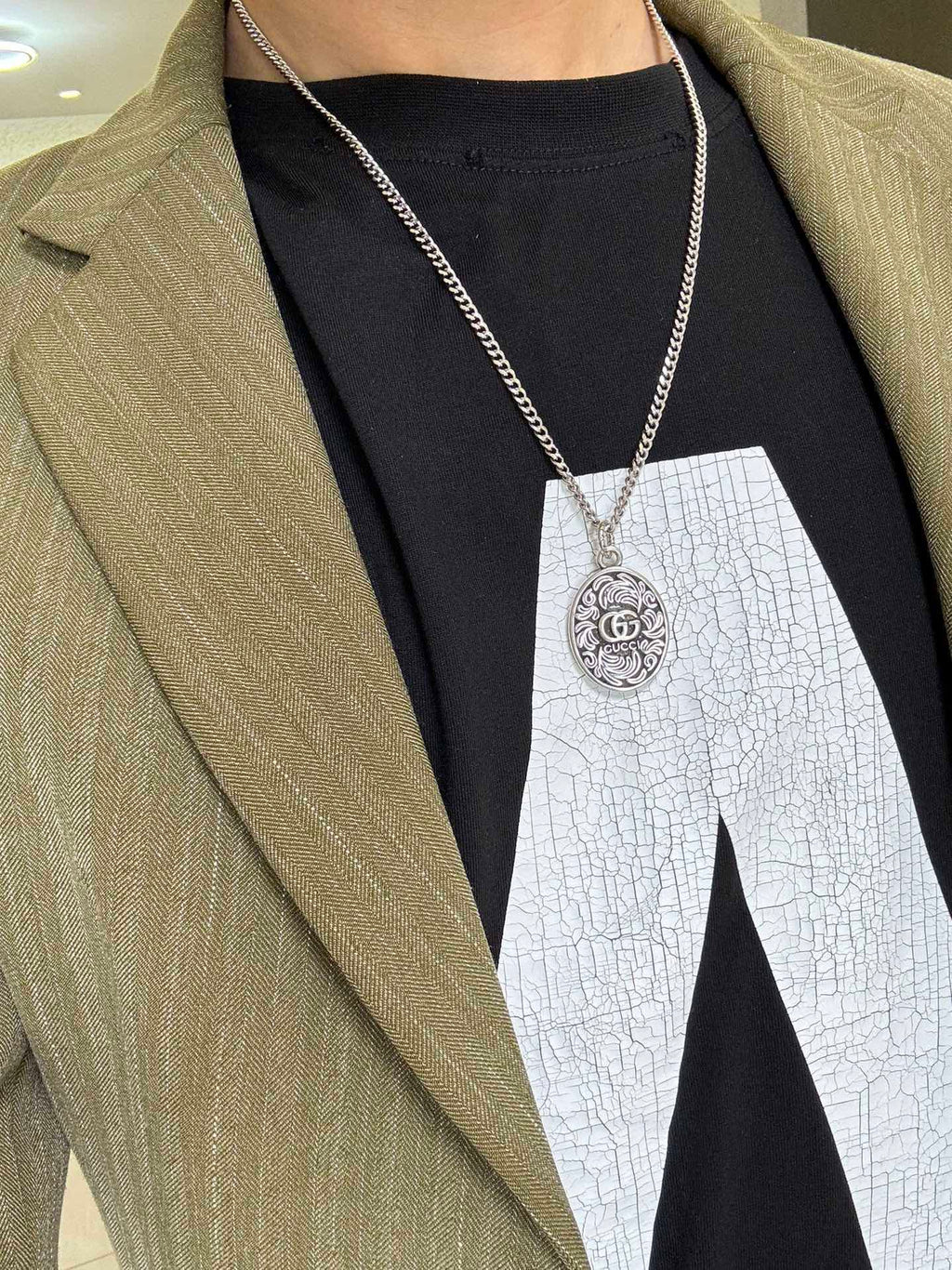 Double-G Emblem Pendant Necklace in Polished Metal-Tone – Design 093 detail view