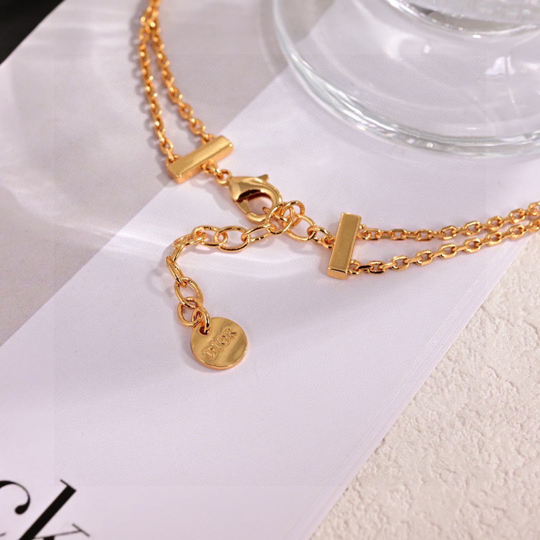 Graphic Letter Motif Pendant Necklace in Polished Metal-Tone – Design 027 close-up detail