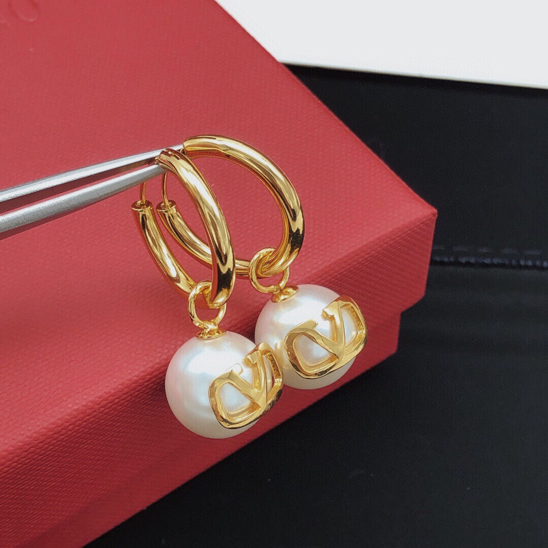 Signature Emblem Pearl-Detail Drop Earrings – Design 01 main product view