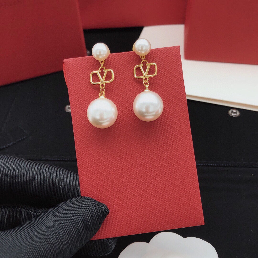 Signature Emblem Stud Earrings in Gold-Tone – Design 07 detail view