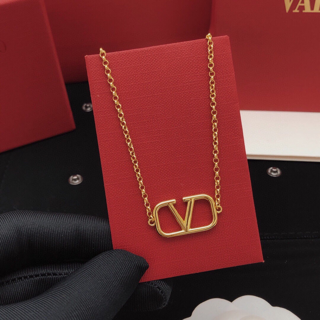 V Emblem Pendant Necklace in Gold-Tone – Design 01 side detail