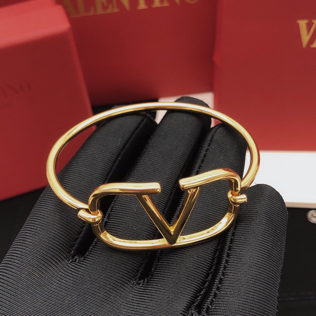 V Emblem Cuff Bracelet in Gold-Tone – Design 01 close-up view