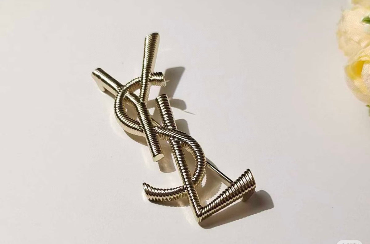 Geometric Emblem Brooch in Polished Metal-Tone – Design 008 close-up detail