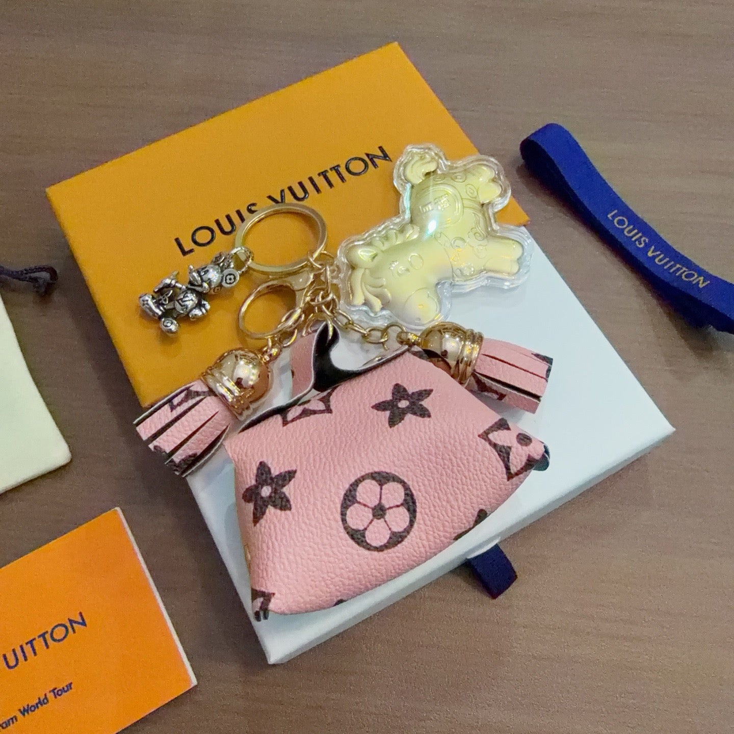 Bag Motif Keychain – Bag Detail – Design 111 side detail