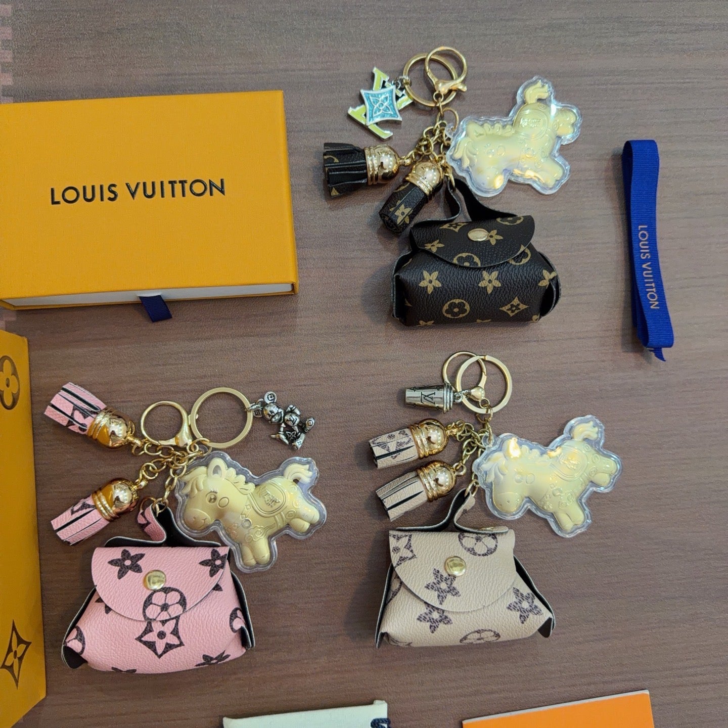 Bag Motif Keychain – Bag Detail – Design 111 detail view