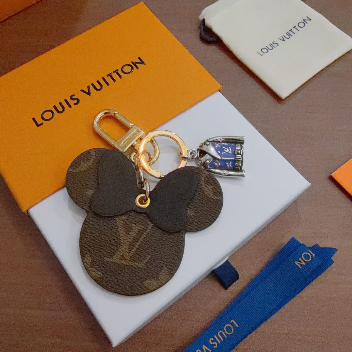 Bag Motif Keychain – Bag Detail – Design 107 styled product view