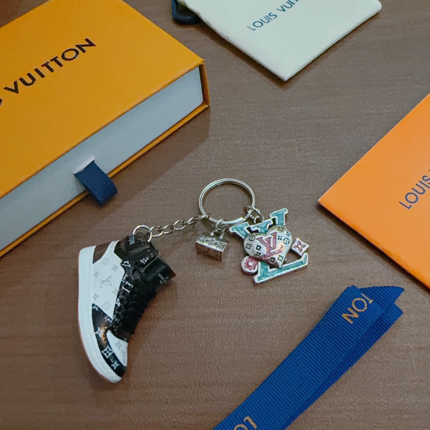 Bag Motif Keychain – Bag Detail – Design 105 close-up detail