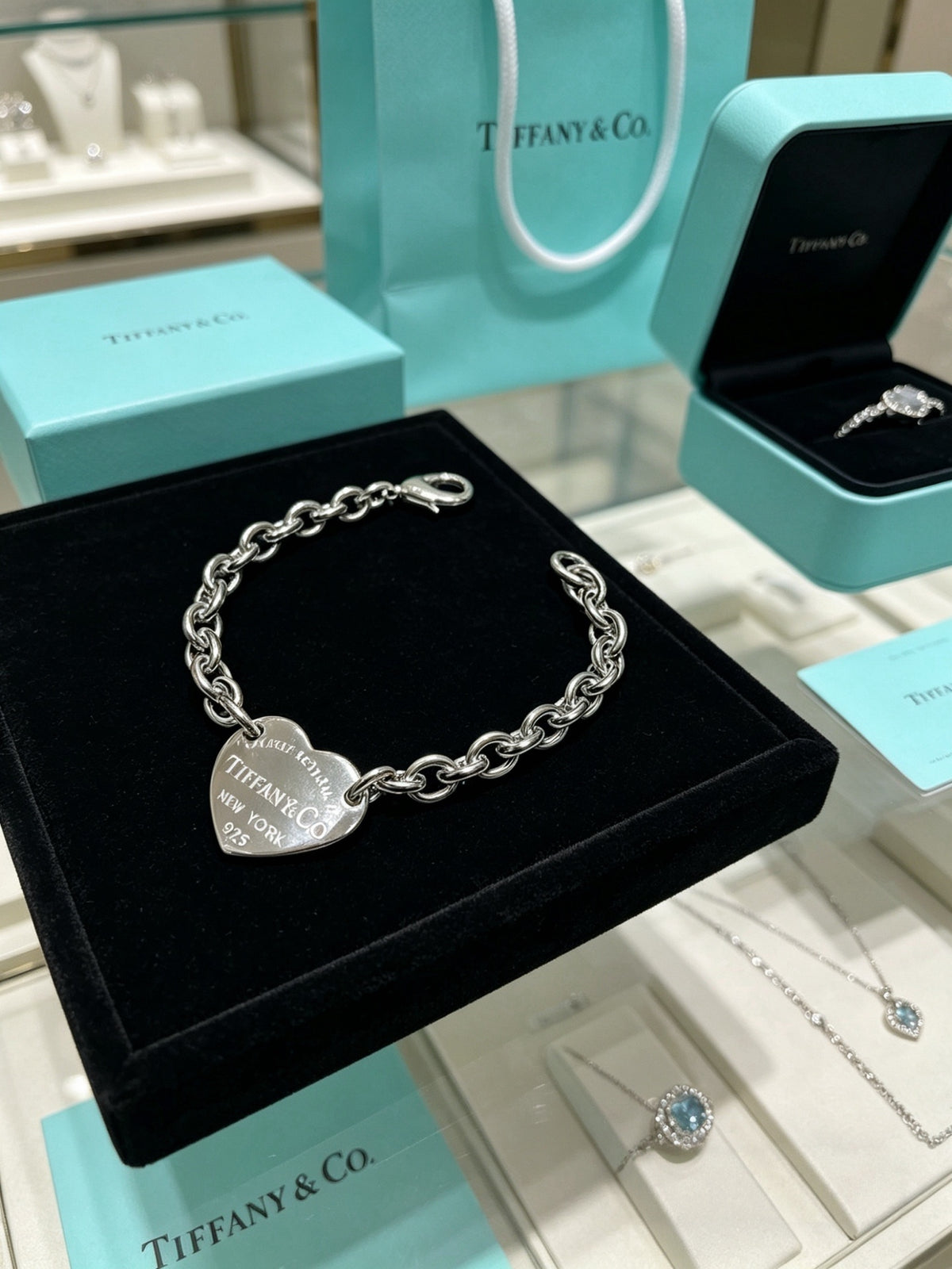 Signature Motif Bracelet in Silver-Tone – Vintage Detail – Design 87 front product view
