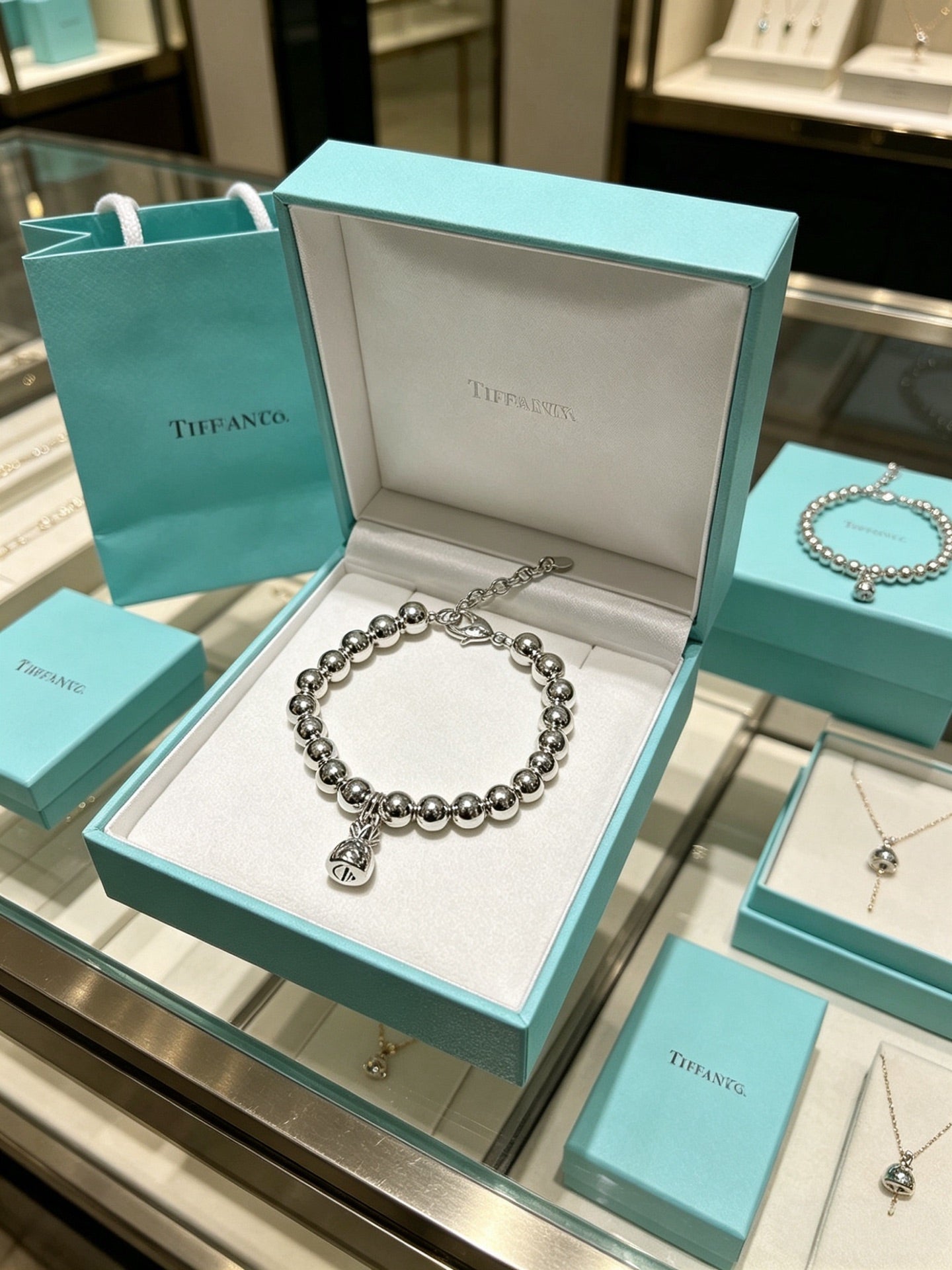 Signature Motif Bracelet in Silver-Tone – Vintage Detail – Design 85 front product view