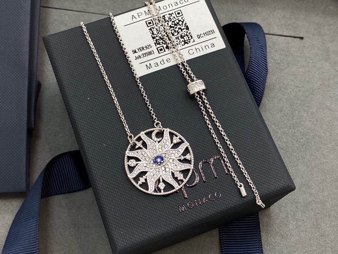 Adjustable Spike Pendant Necklace in Silver-Tone side detail