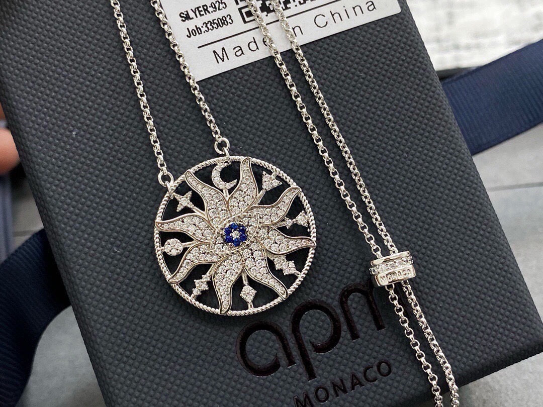 Adjustable Spike Pendant Necklace in Silver-Tone styled product view