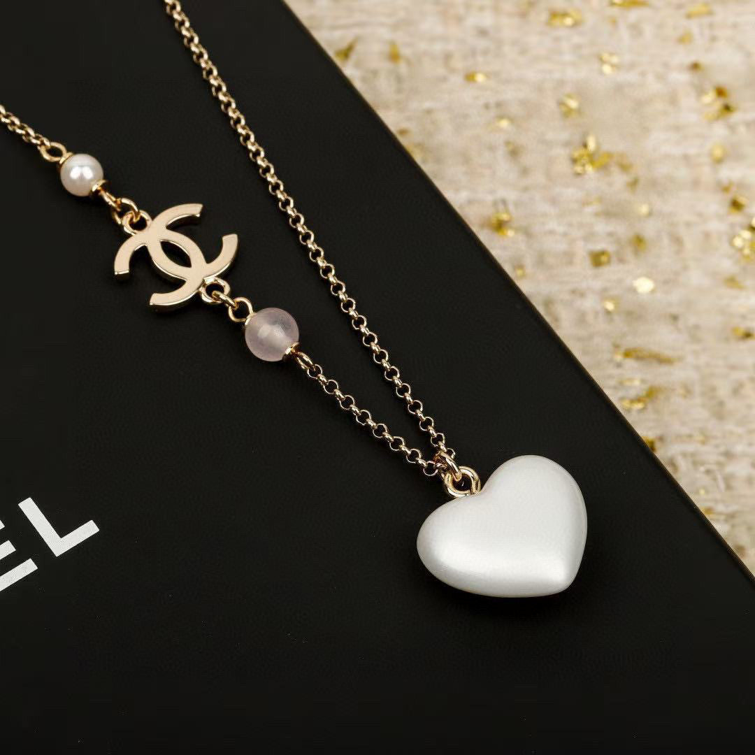 Pearl Pearl-Detail Pendant Necklace – Pearl Detail – Design 057 main product view