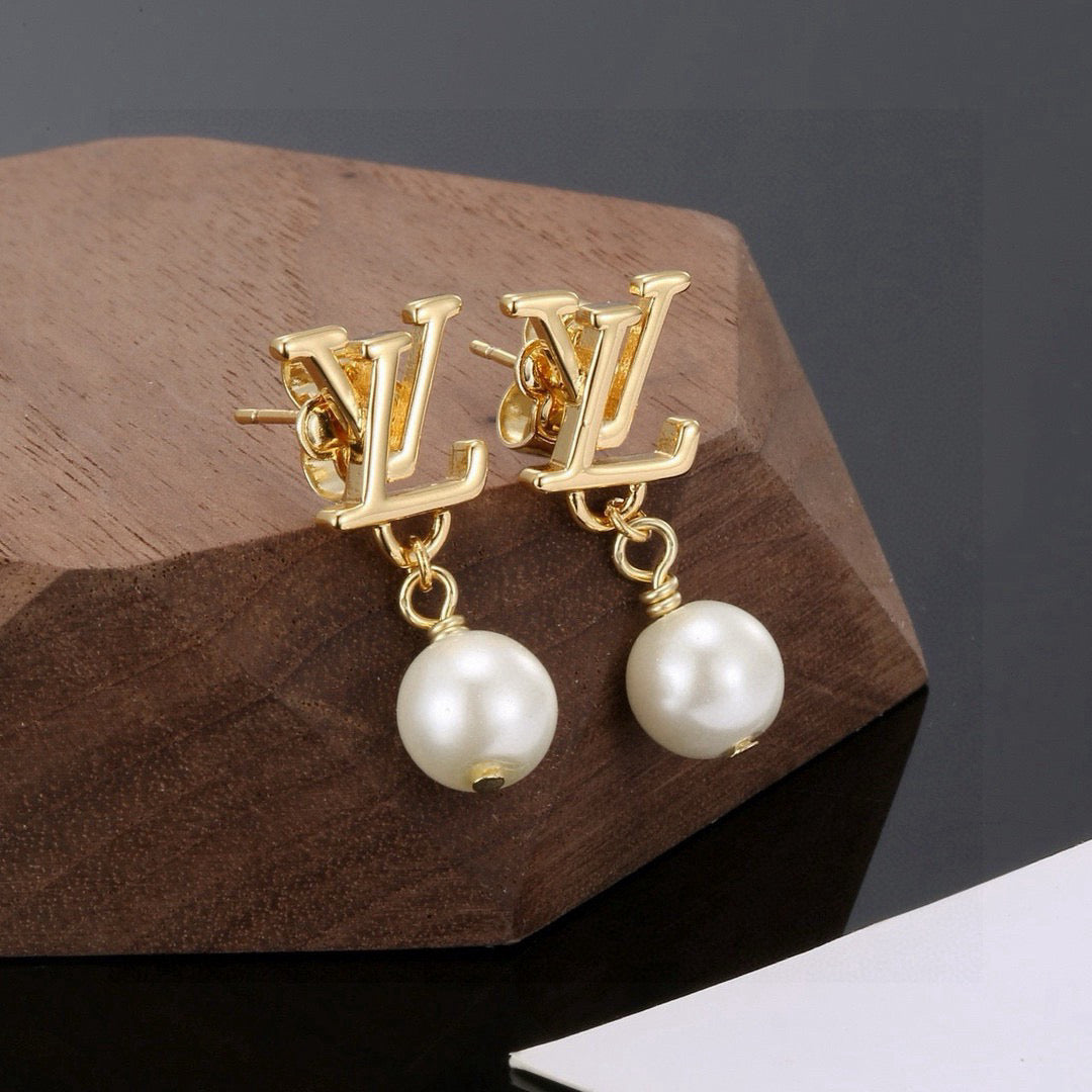 Letter Emblem Stud Earrings in Polished Metal-Tone – Design 029 close-up detail
