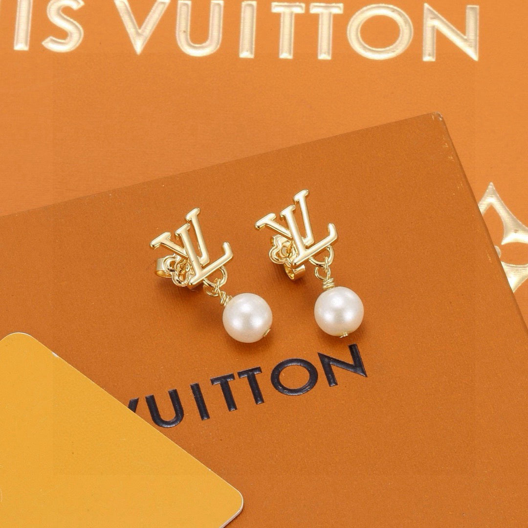 Letter Emblem Stud Earrings in Polished Metal-Tone – Design 029 main product view