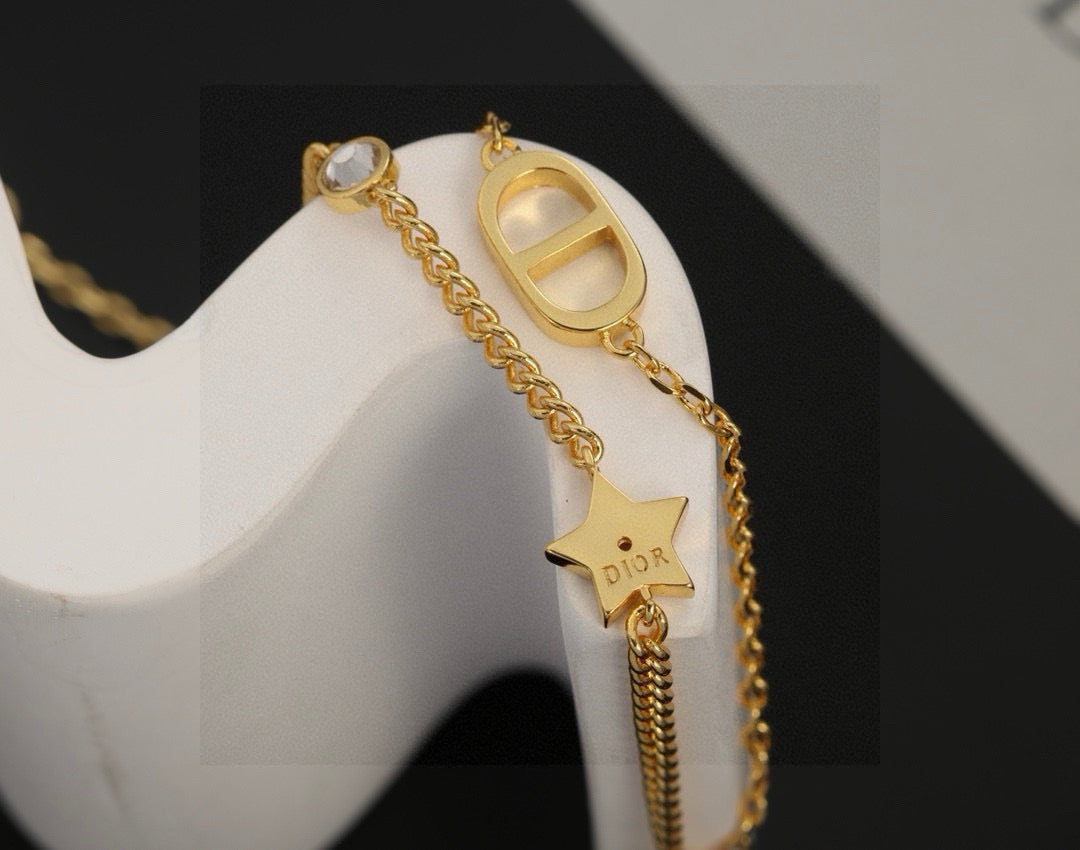 Sculptural Pendant Necklace in Polished Metal-Tone with Layered Detail – Design 004 close-up detail