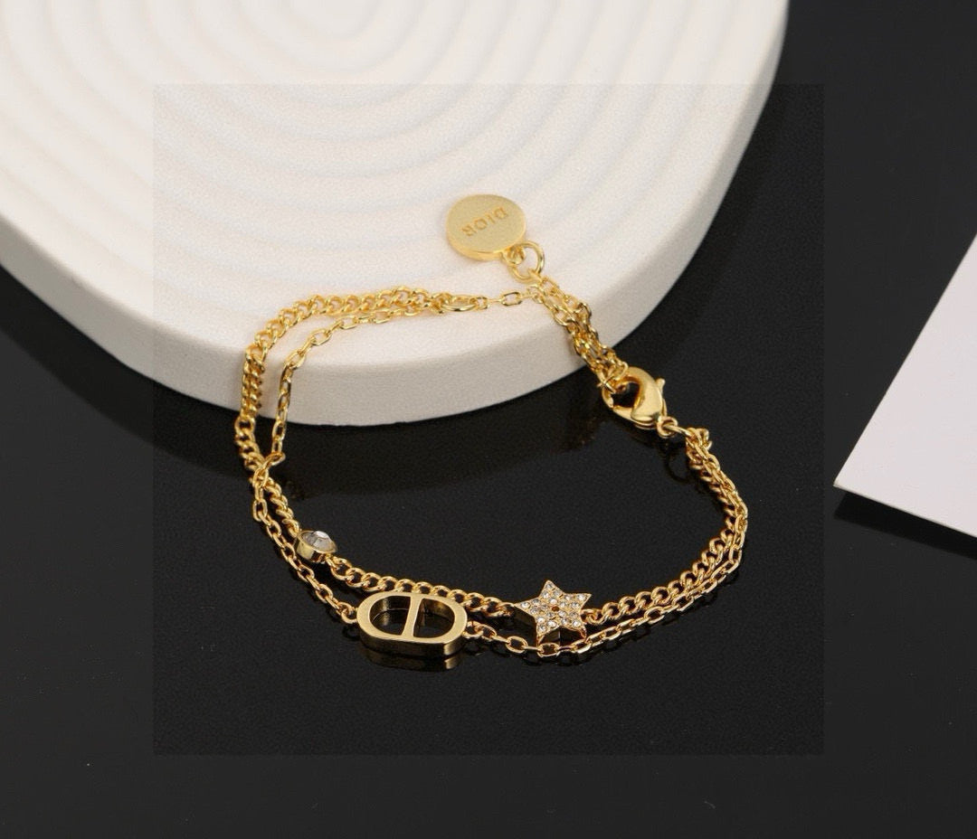 Sculptural Pendant Necklace in Polished Metal-Tone with Layered Detail – Design 003 detail view