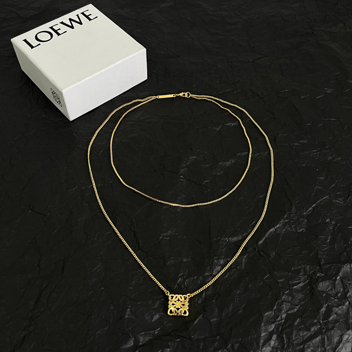 Floral Motif Pendant Necklace in Polished Metal-Tone – Design 03 front view