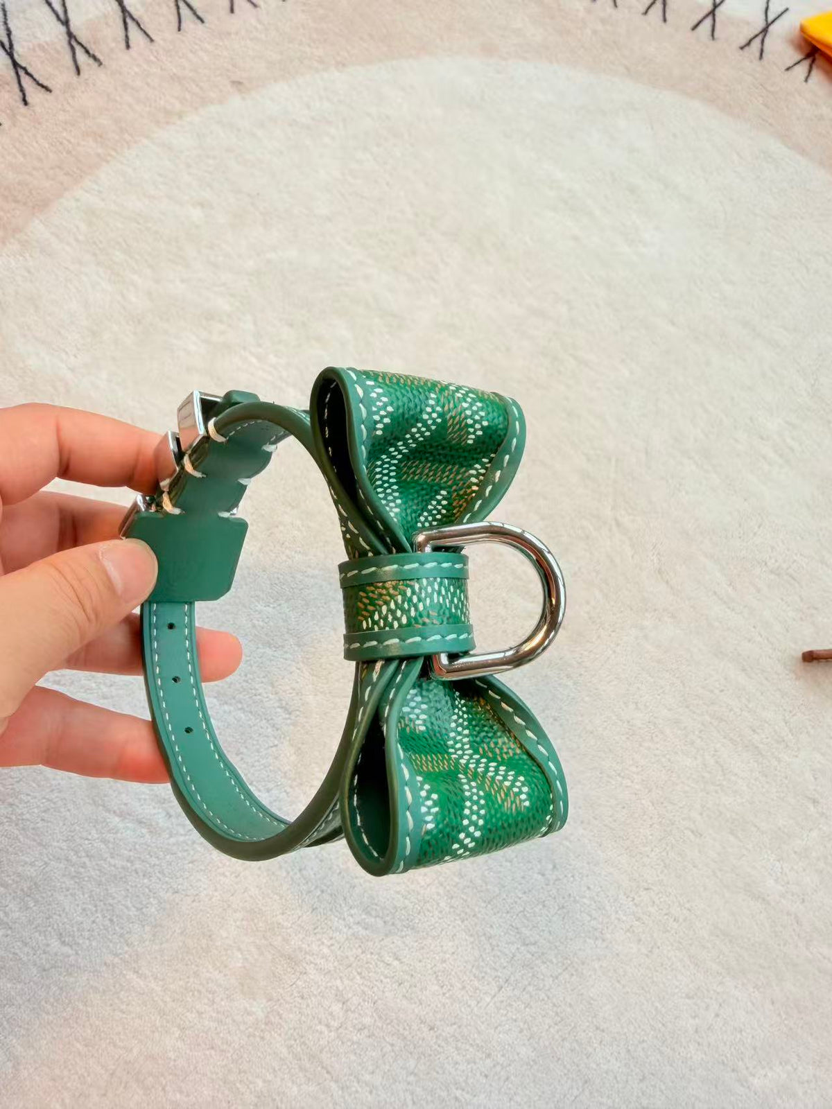 Bow Detail Leather Pet Collar – Design 02 fit detail