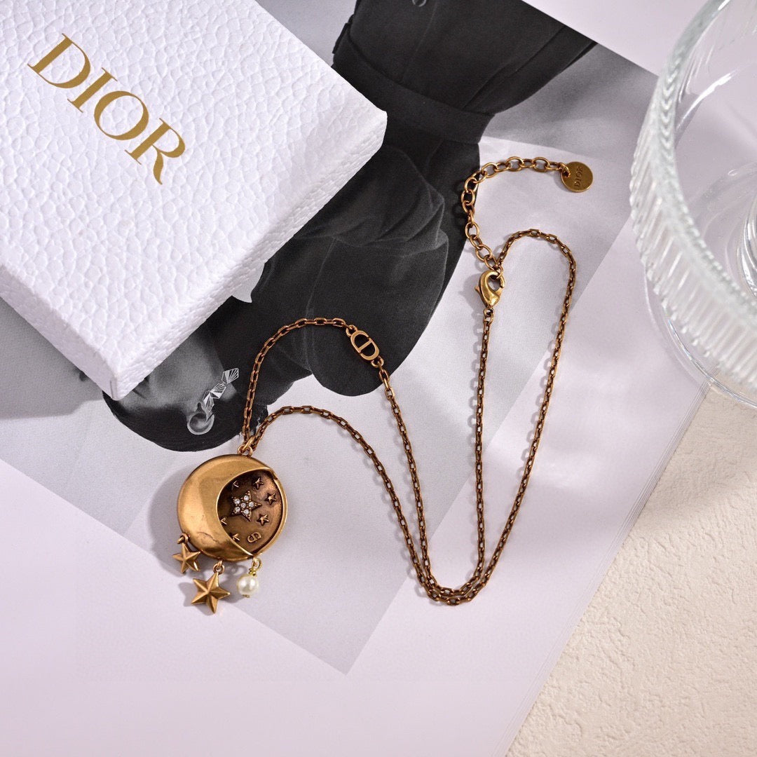 Graphic Letter Motif Pendant Necklace in Polished Metal-Tone – Design 029 detail view