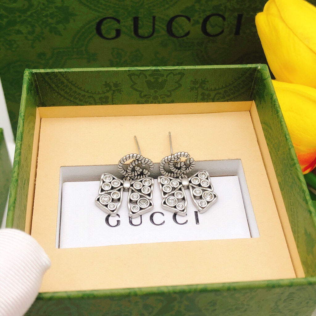 Double-G Emblem Statement Earrings in Silver-Tone – Design 002 close-up detail