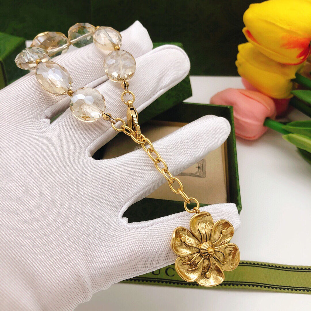 Double-G Emblem Bracelet in Polished Metal-Tone – Vintage Detail – Design 005 close-up detail