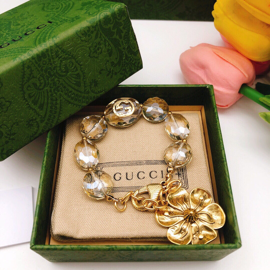 Double-G Emblem Bracelet in Polished Metal-Tone – Vintage Detail – Design 005 side detail