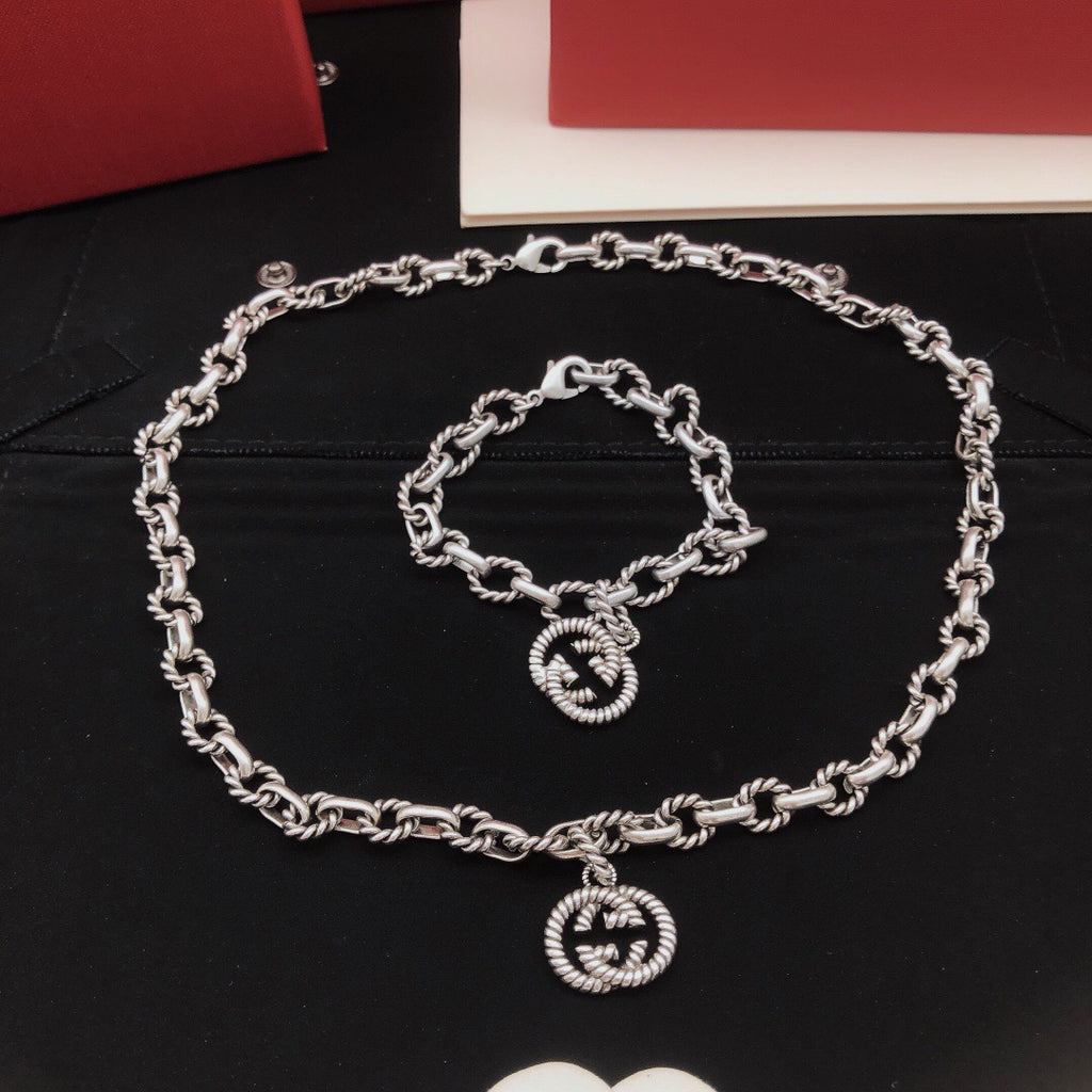 Geometric Emblem Bracelet in Silver-Tone – Vintage Detail side detail