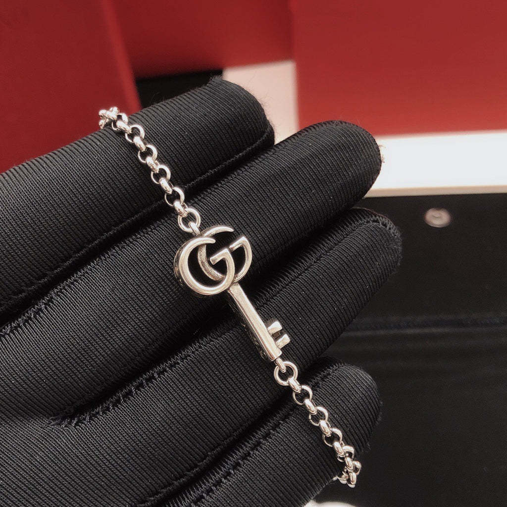 Key Bracelet in Gold-Tone side detail