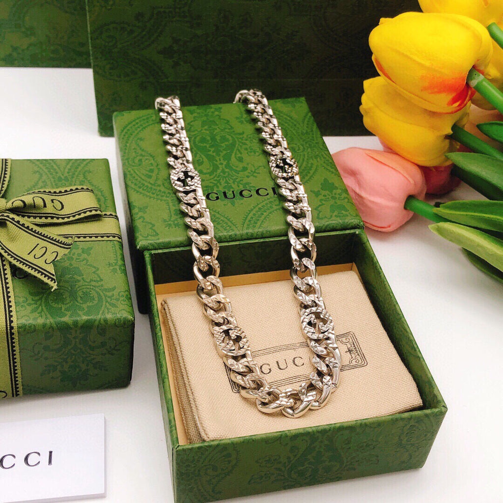 Geometric Emblem Bracelet in Silver-Tone – Design 005 close-up detail