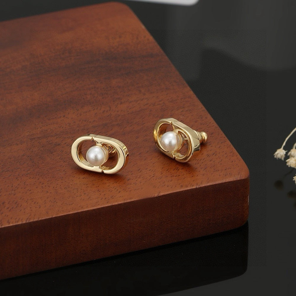 Graphic Letter Motif Stud Earrings in Gold-Tone – Design 002 side detail