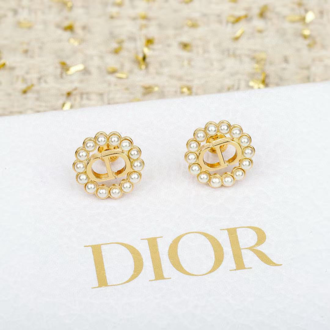 Pearl-Style Motif Stud Earrings in Polished Metal-Tone with Pearl-Style Detail – Design 024 main product view