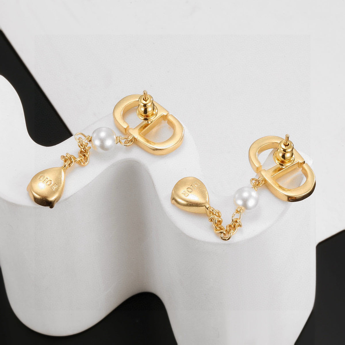 Graphic Letter Motif Pendant Necklace in Polished Metal-Tone – Design 020 main product view