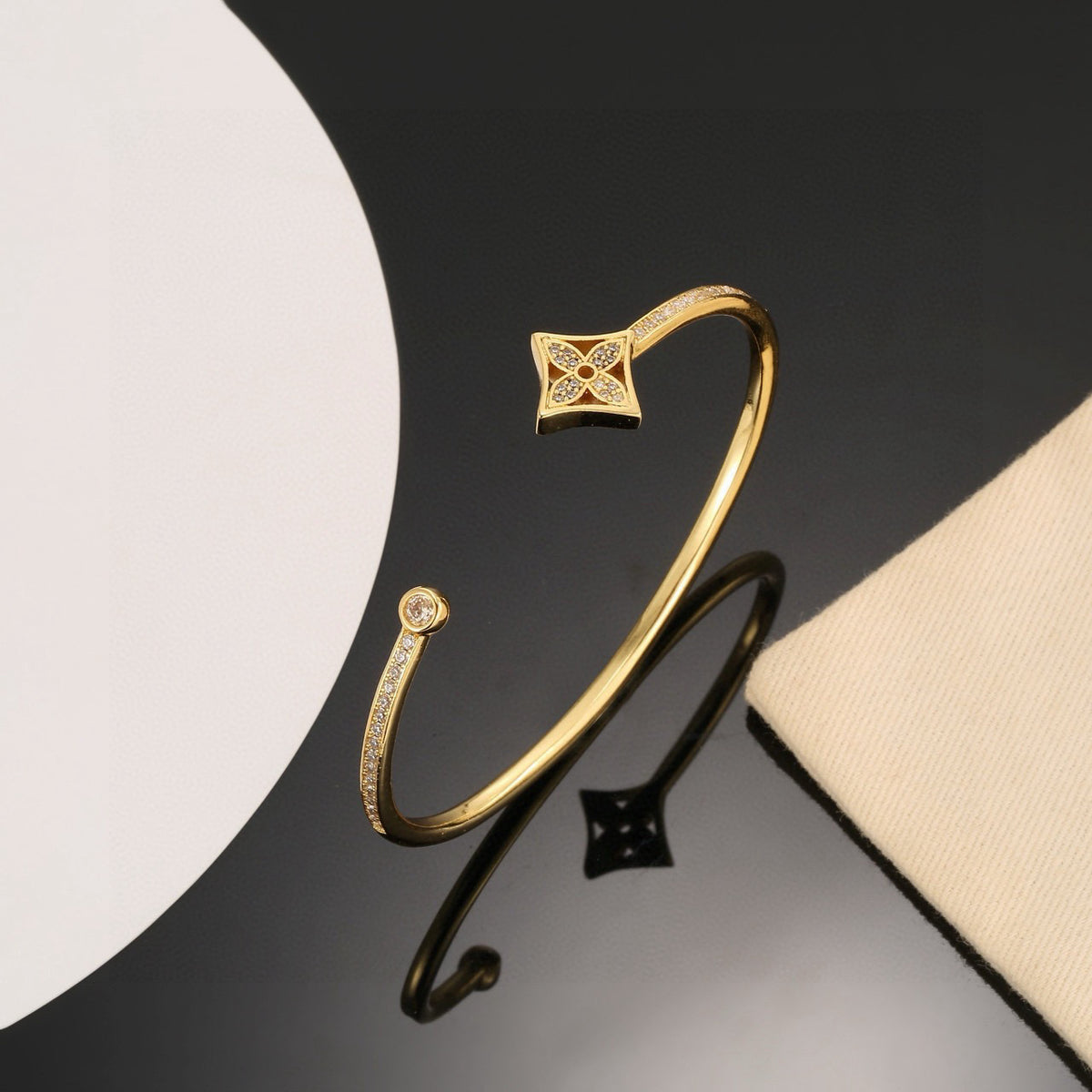 Clover Bangle in Polished Metal-Tone – Clover Detail – Design 019 main product view