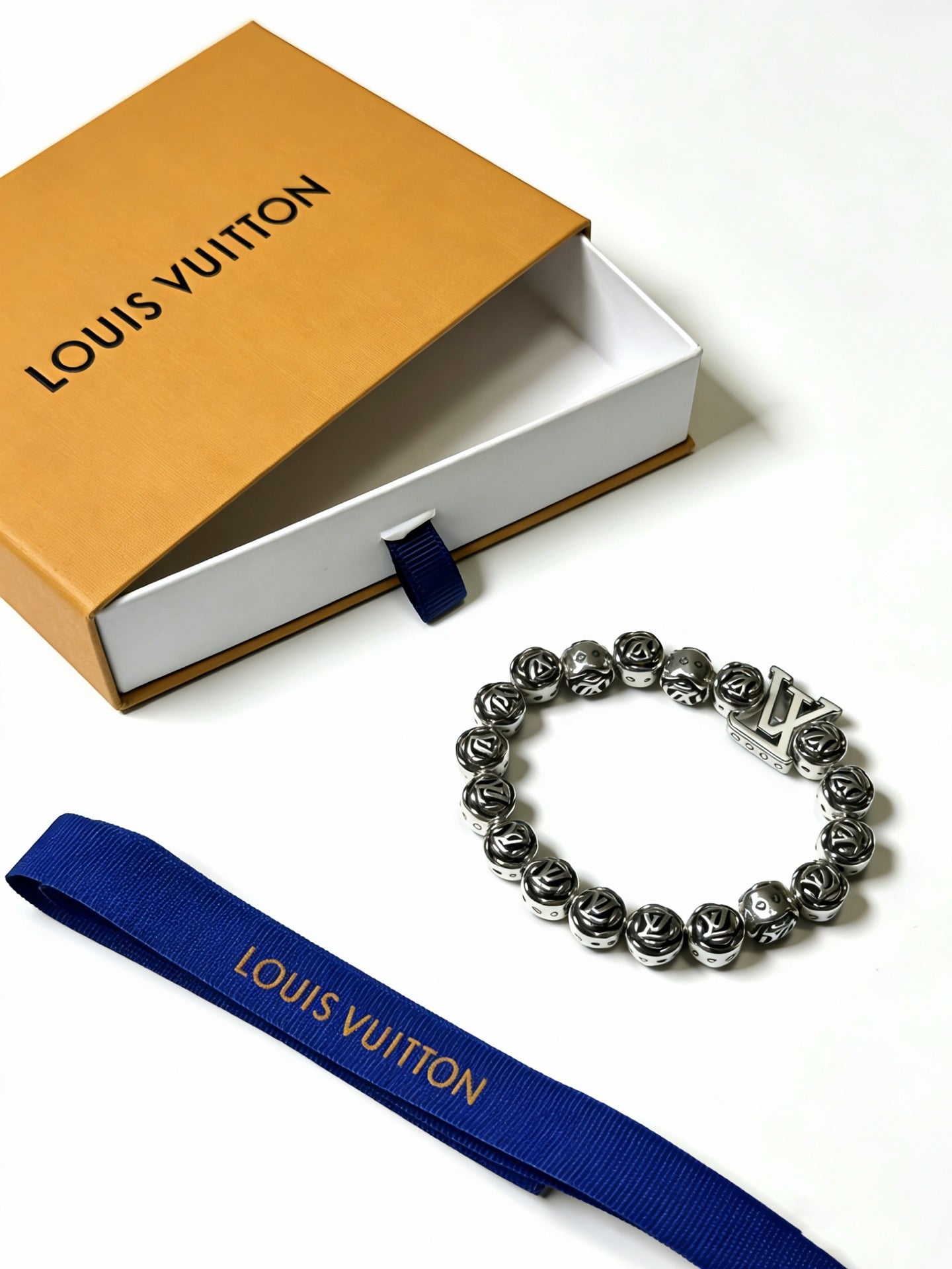 Chain Bracelet in Silver-Tone – Design 017 styled product view