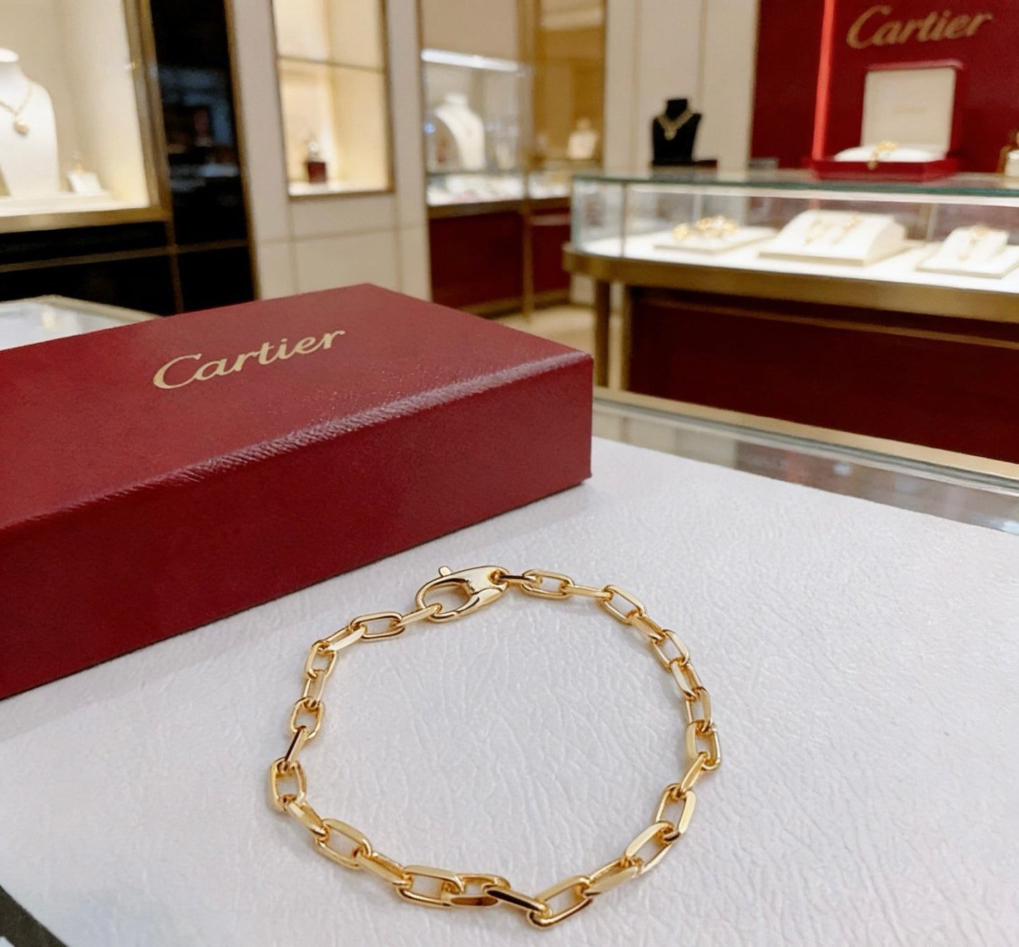 Sculptural Statement Bracelet in Gold-Tone – Design 206 close-up detail