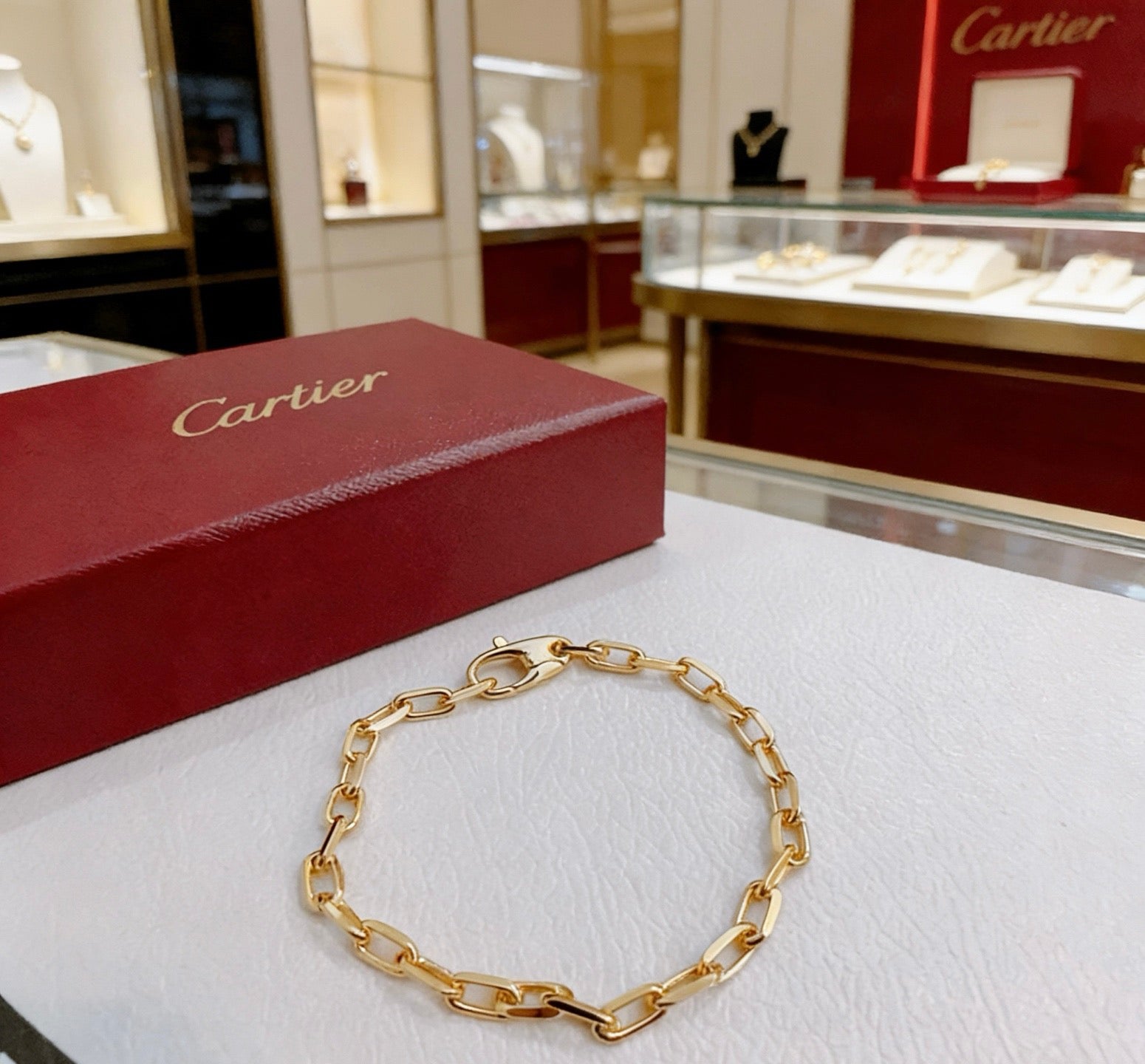 Sculptural Statement Bracelet in Gold-Tone – Design 206 close-up detail