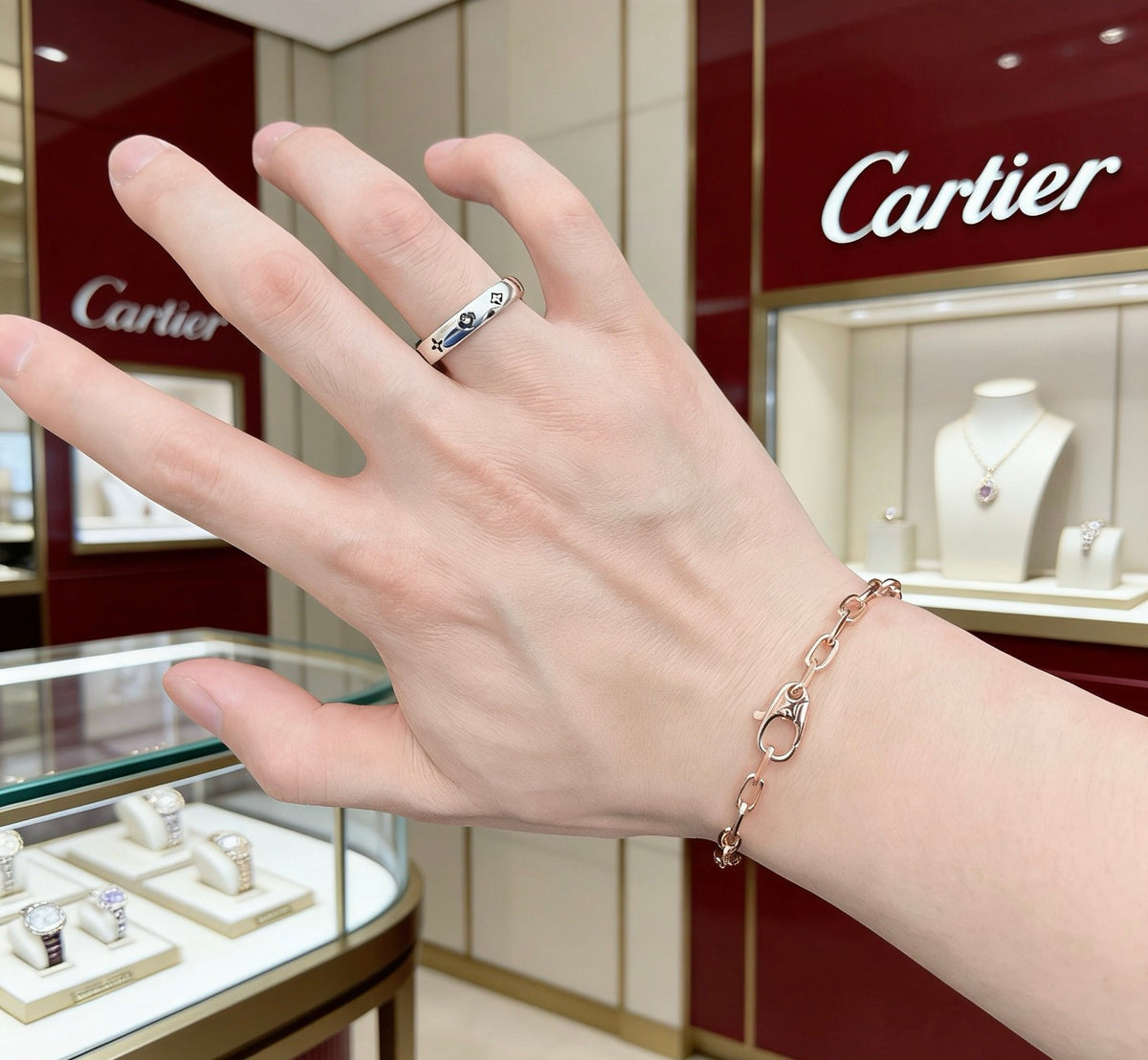 Sculptural Statement Bracelet in Gold-Tone – Design 171 detail view
