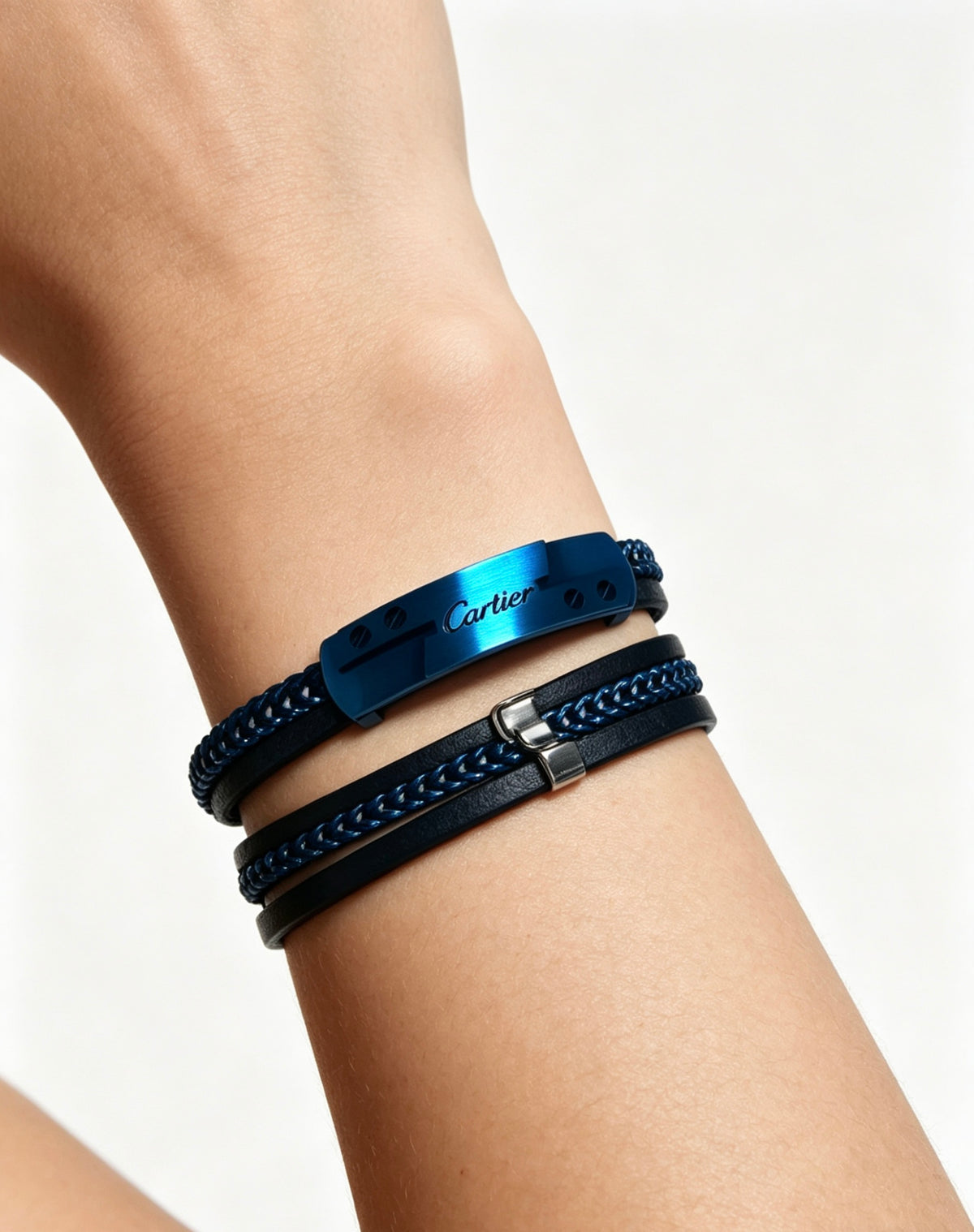 Sculptural Statement Bracelet in Gold-Tone – Design 202 close-up detail