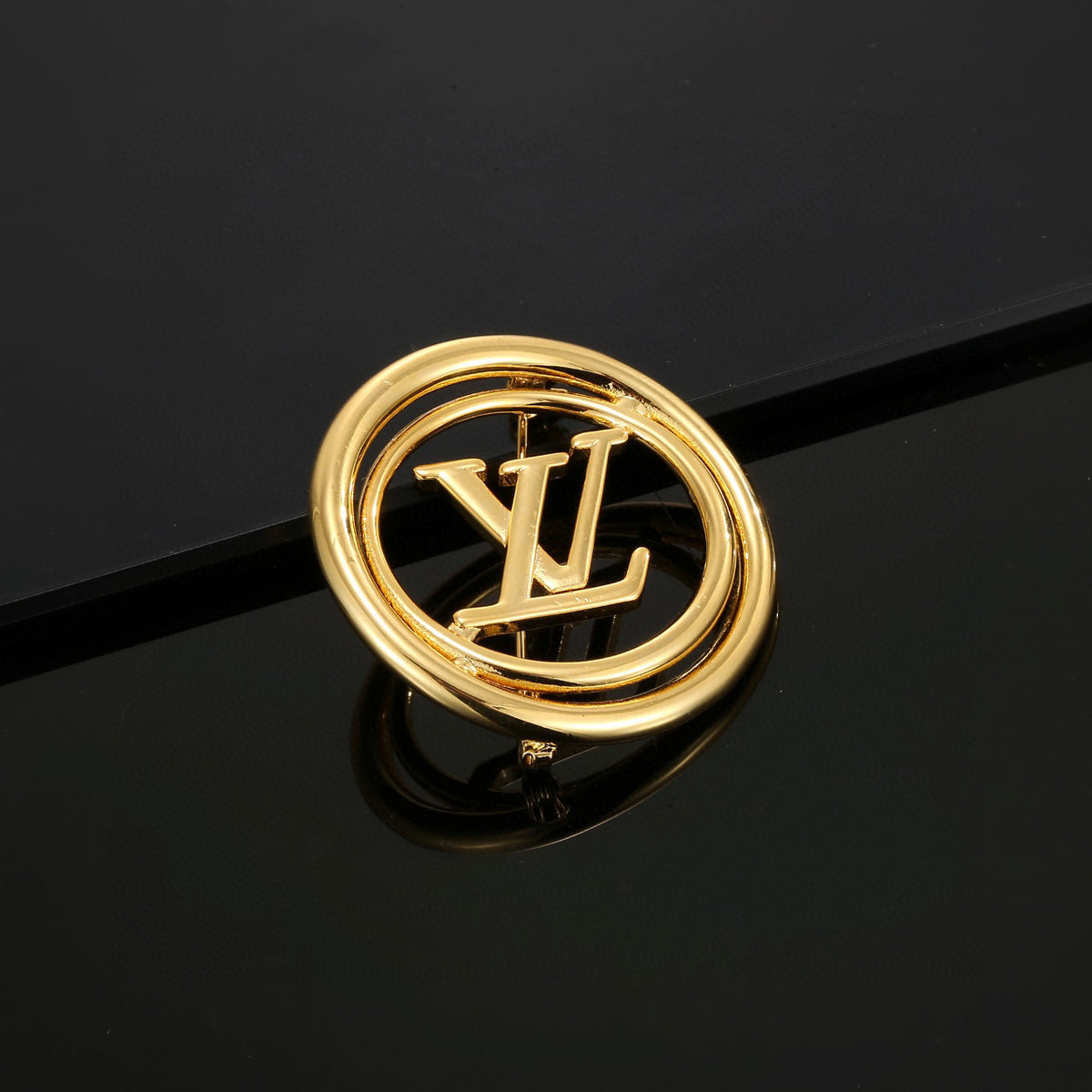 Letter Emblem Brooch in Polished Metal-Tone – Design 006 close-up detail