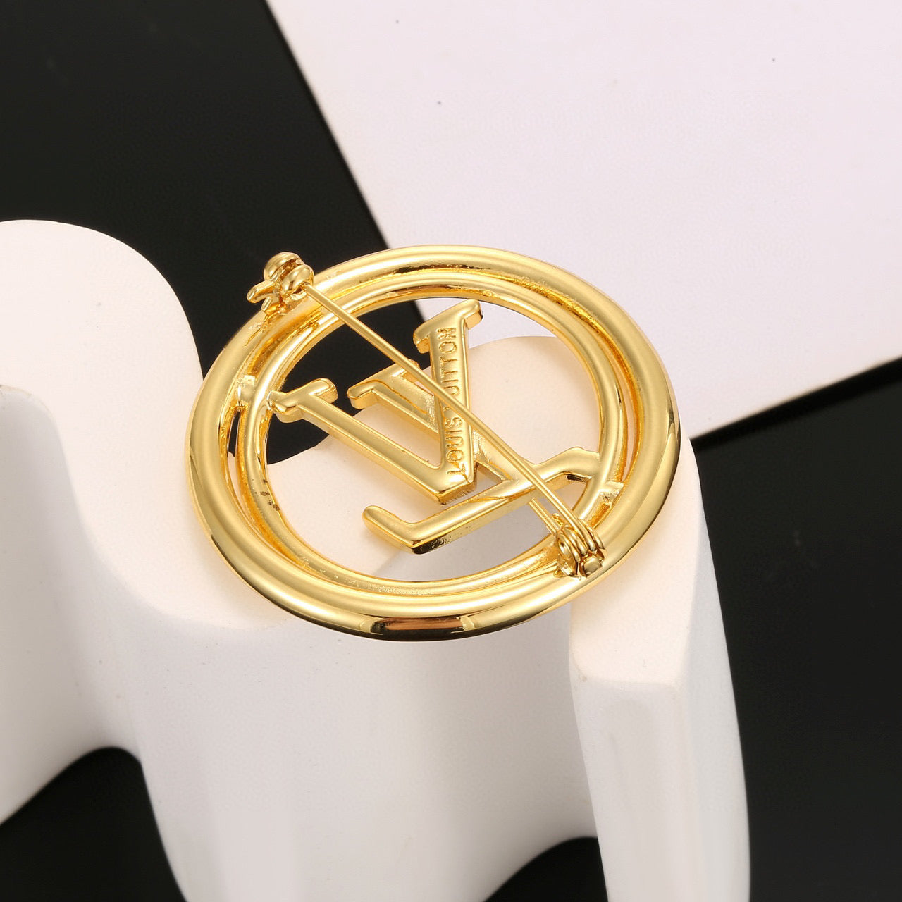 Letter Emblem Brooch in Polished Metal-Tone – Design 007 detail view