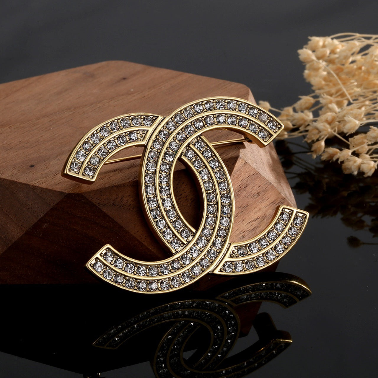 Double-C Emblem Brooch in Gold-Tone – Design 015 main product view