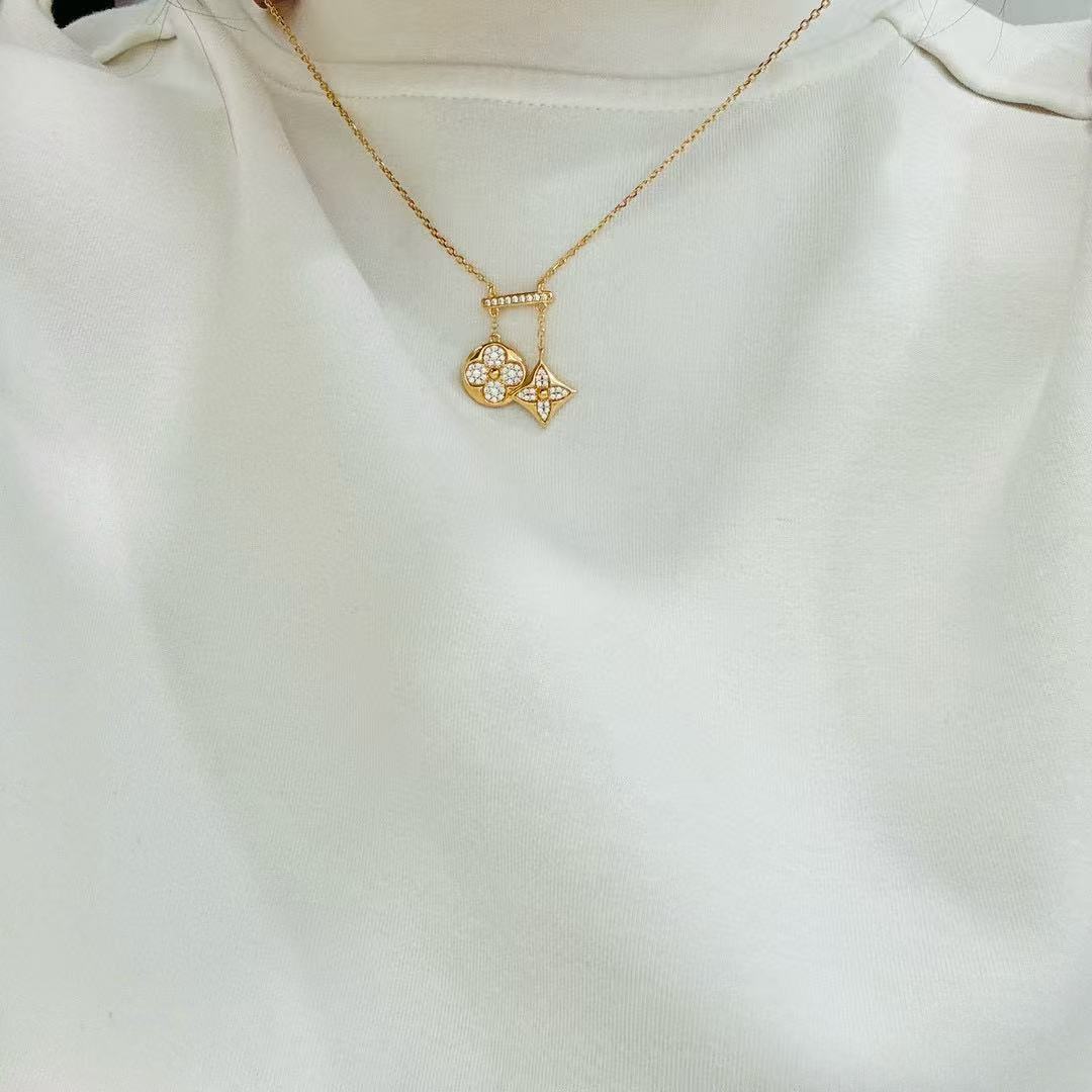 Clover Pendant Necklace in Polished Metal-Tone – Clover Detail – Design 008 front product view