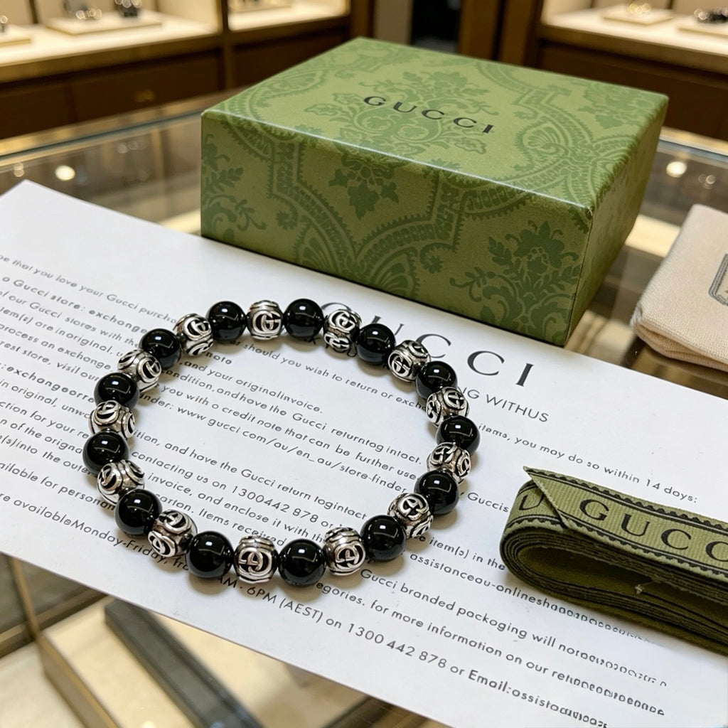 Double-G Emblem Beaded Bracelet in Polished Metal-Tone – Agate Detail – Design 015 close-up detail